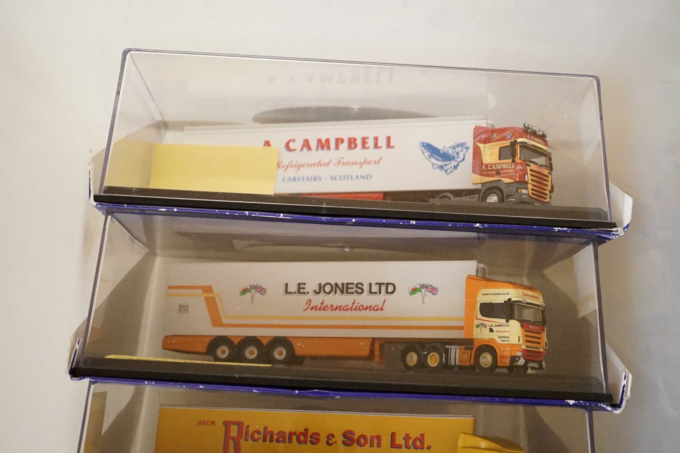 Nineteen boxed diecast commercial vehicles by Corgi Classics, Oxford Diecast, etc. and two Franklin Mint 1:24 scale Volkswagen Beetles